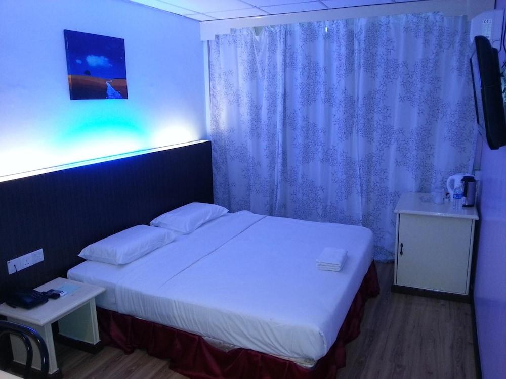 OYO 90602 Hotel Hsiang Garden SDK Exterior foto