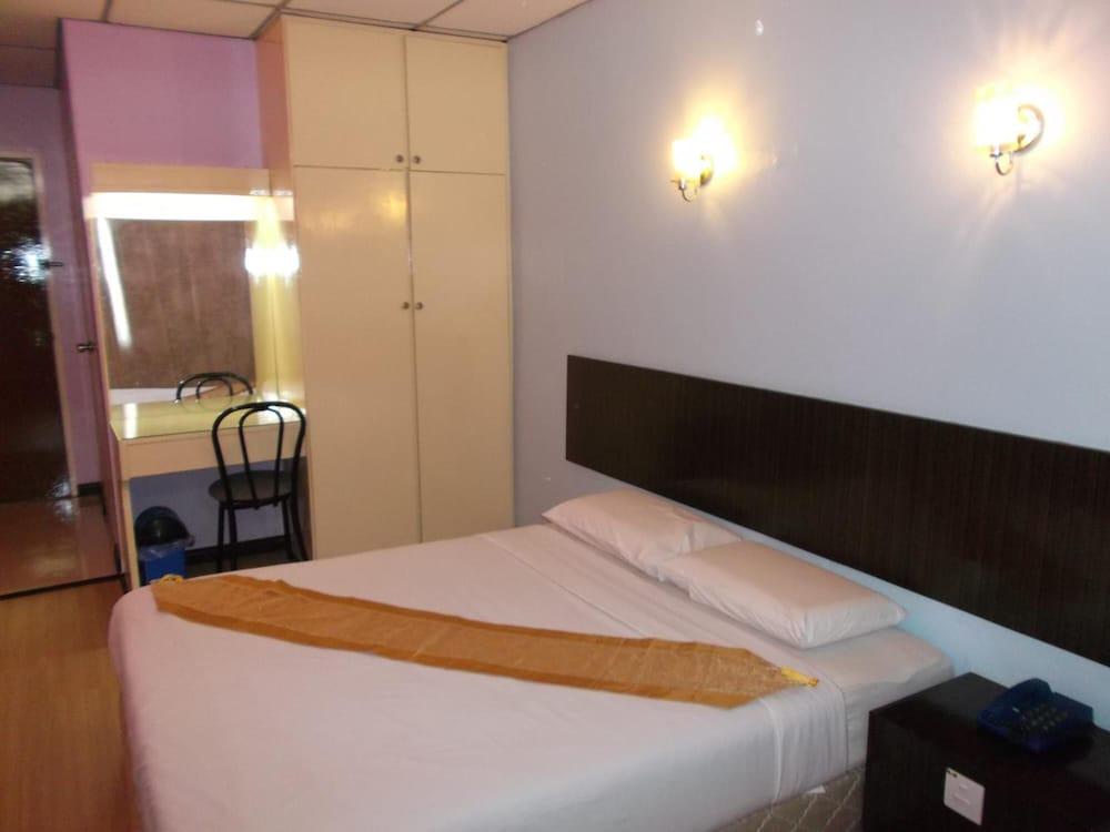 OYO 90602 Hotel Hsiang Garden SDK Exterior foto